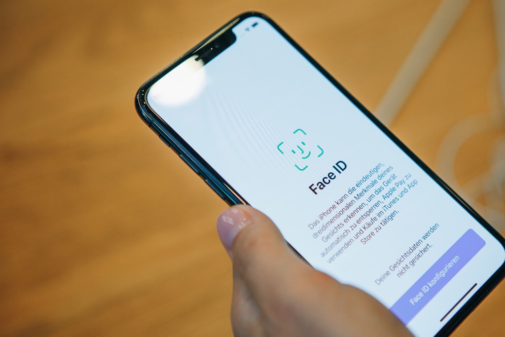 「iPhone XのFace ID修理」が部品交換だけで済むようになる可能性が浮上