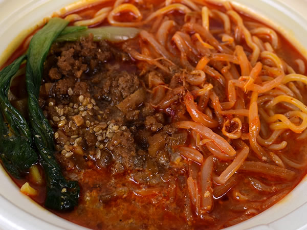麺、具材、スープのすべてが絶品級… セブンの「胡麻とラー油の旨辛担々麺」はプロ顔負けの完成度!?