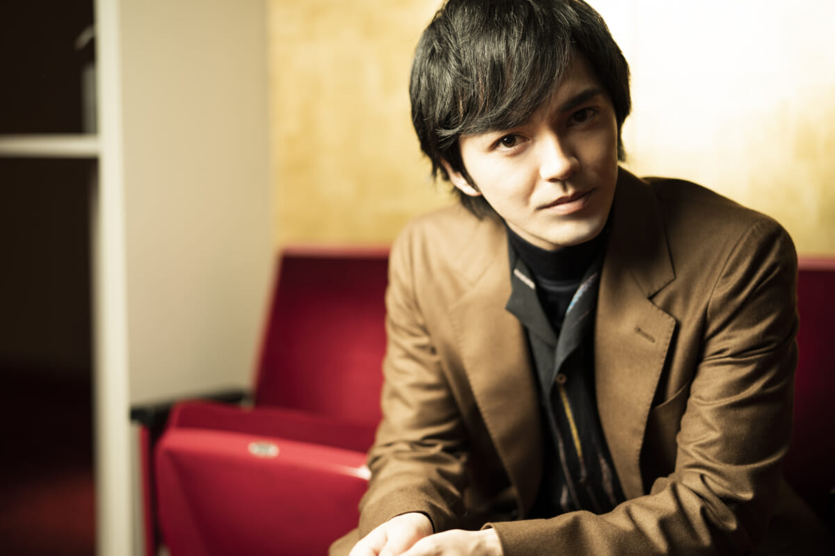 林 遣都インタビュー「台本を読んで、家族に対する恋しさや懐かしさを想起させられた」舞台「セールスマンの死」開幕