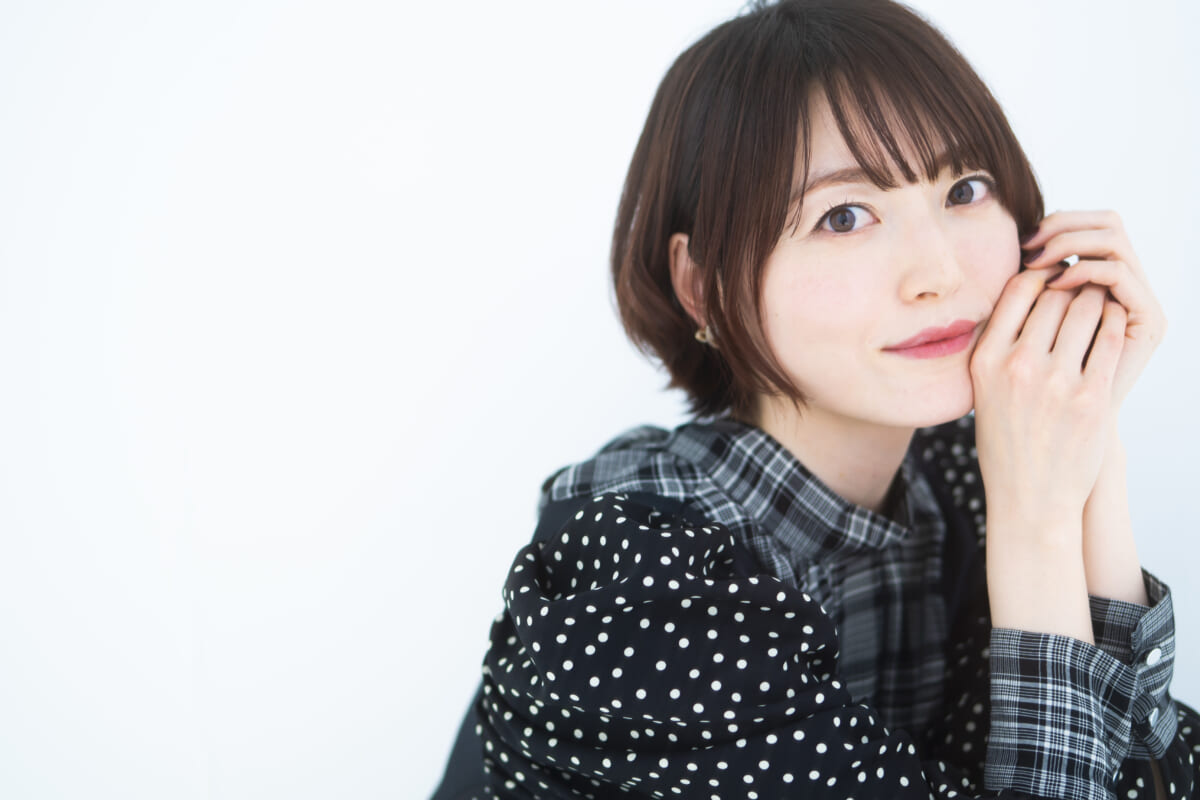 花澤香菜「隅っこでじっとしているからといって、何も考えていないわけじゃないし、別につまらないと思っているわけでもないんだぞ！」