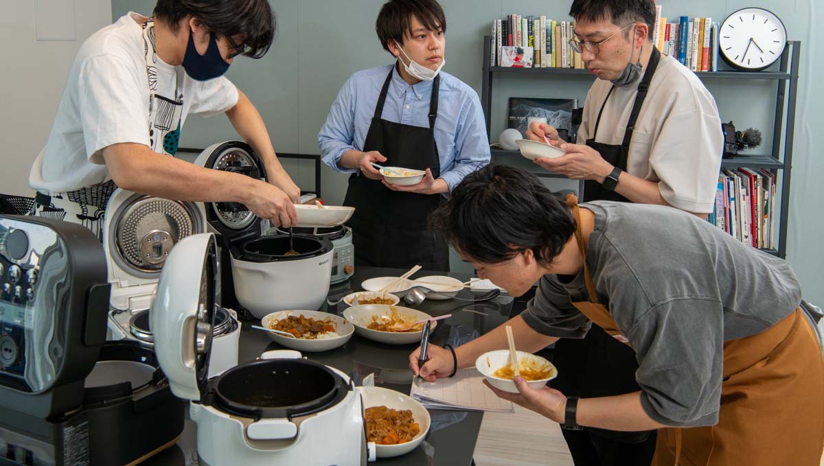 自動調理鍋の「味と食感」はどう違う？ 人気5モデルを3つのメニューで徹底調査！