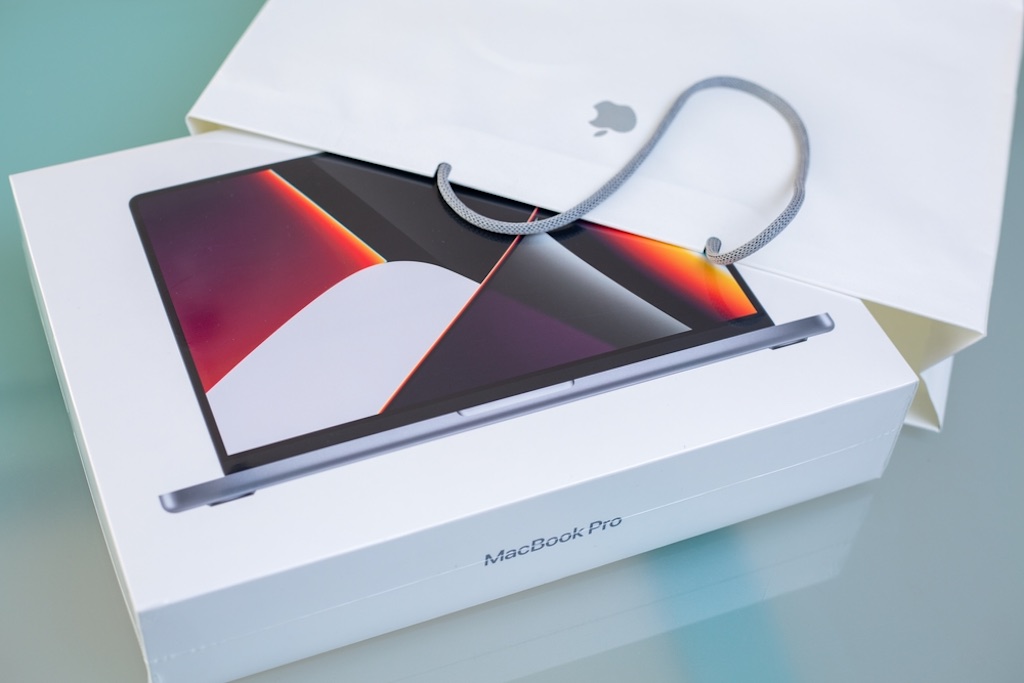 「MacBook Pro」の生産が再開との噂。それでも消えない値上げの可能性