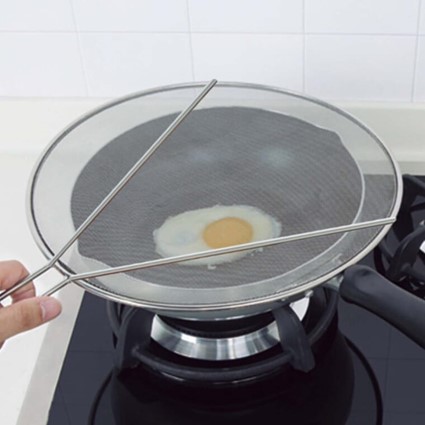 ニトリ広報部激押し！油はねが劇的に減る揚げ物や炒め物の強い味方