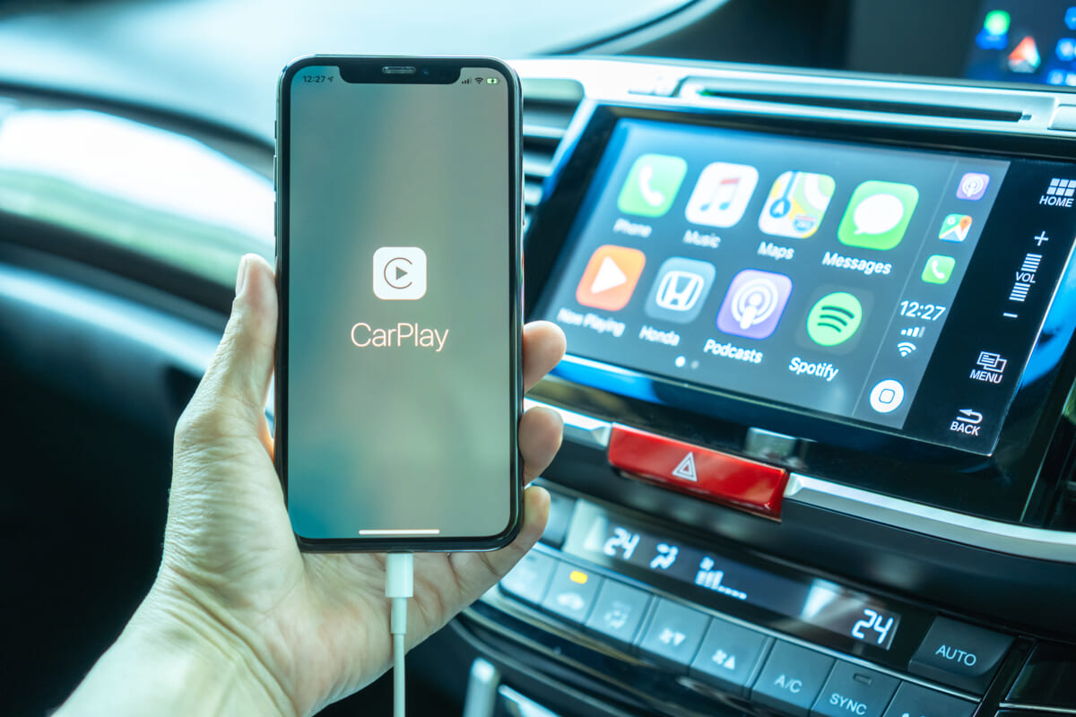 テスラ車にCarPlayを（ラズパイを使って）力尽くで導入するソフトウェアが公開される