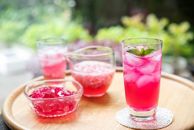 シロップをドレッシングやゼリーに！ 紫蘇(しそ)ジュースの作り方と飲み飽きないアレンジレシピ