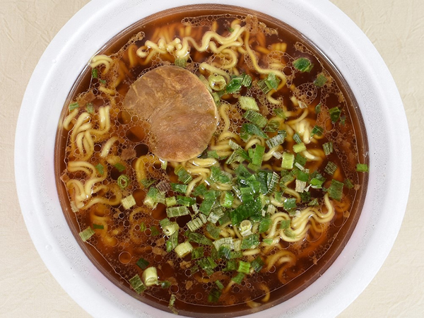 有名なご当地ラーメンをコンビニで気軽にGET！ 「寿がきや 全国麺めぐり尾道ラーメン」は濃厚な醤油スープが絶品