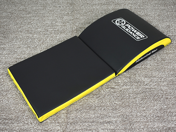 腹筋系トレーニングの強い味方！ 「ABDOMINAL MAT」でワークアウトに集中!!