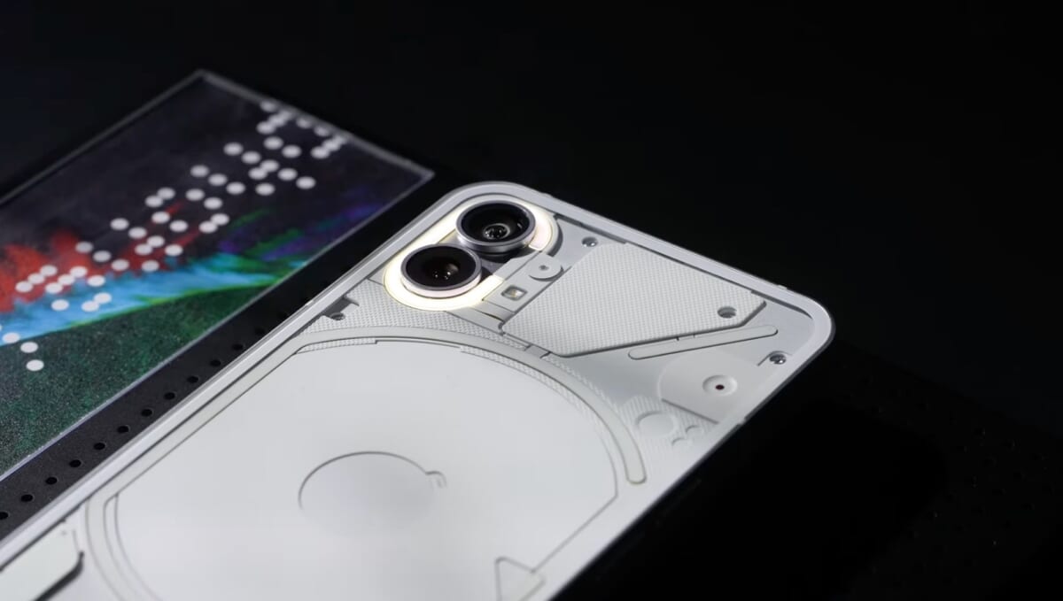 そこ光るの!? Nothing phone (1)が動く動画がちょっとだけ公開