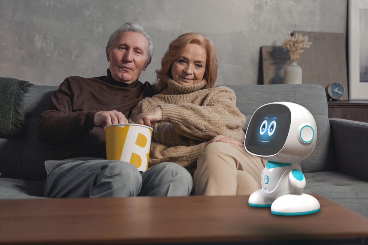 表情豊かでかわいい！ 家族の一員にしたくなるAIロボット「ミサ」、6月20日よりMakuakeに登場