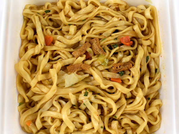 インスタント焼うどんの定番になるか!? 「日清のどん兵衛 特盛きつね焼うどん」が完成度高すぎる