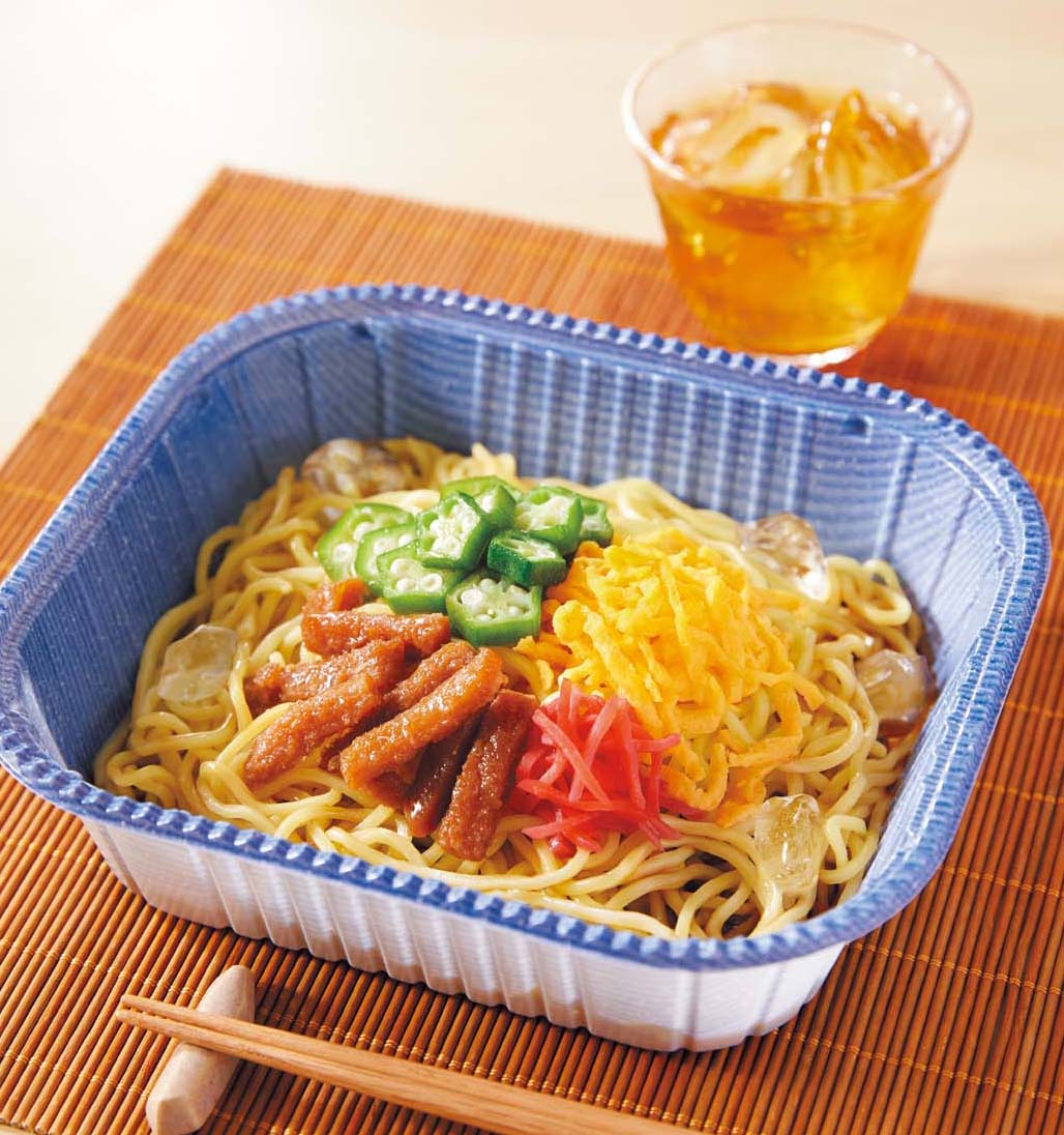 氷と一緒に電子レンジで温めてツルシコの冷やし中華を味わえる