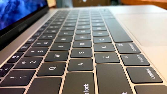 アップル、故障が多かったMacキーボード訴訟に70億円の和解金を支払い。無償修理プログラムも提供中