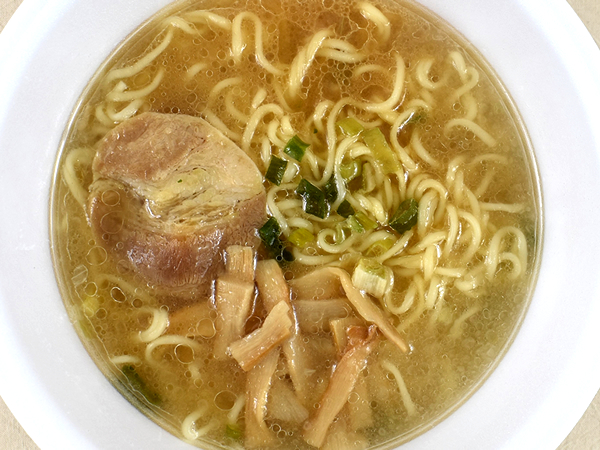 山椒フレーバーで味変！ セブンの「中華蕎麦とみ田 純粋豚骨らぁめん」で楽しむ濃厚なスープの味わい