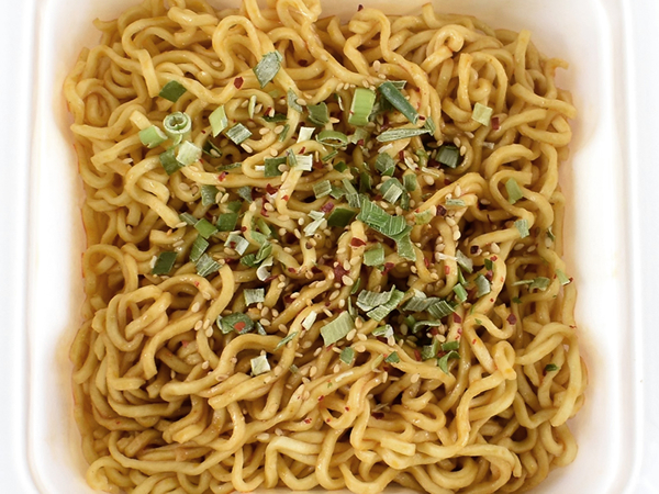 来来亭の担担麺が「まぜそば」化!? 濃厚ごまの「来来亭 担担まぜそば大盛り」をガツンと食べる