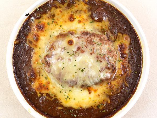 好きなもの全部乗せの魅力！ セブンの「銀座デリー監修 ハンバーグカレードリア」から広がる旨味と刺激