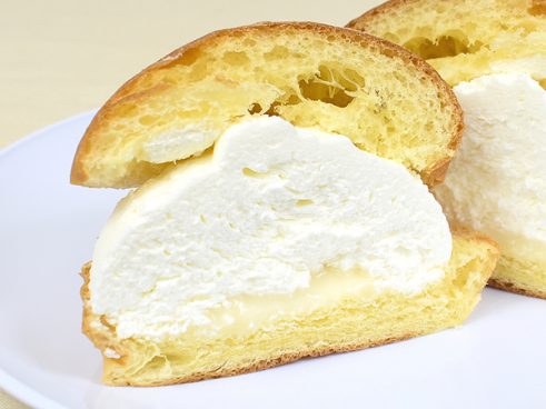 圧倒的ミルク感…！ ローソンの「Uchi Café×Milk MILKマリトッツォ 生クリームチーズ」が生み出す繊細な甘み
