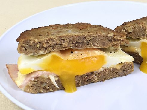 肉！ 肉！ さらに肉！ ローソンの「肉でサンド！ 肉バーガー」は肉好きが歓喜する魅力満載の一品