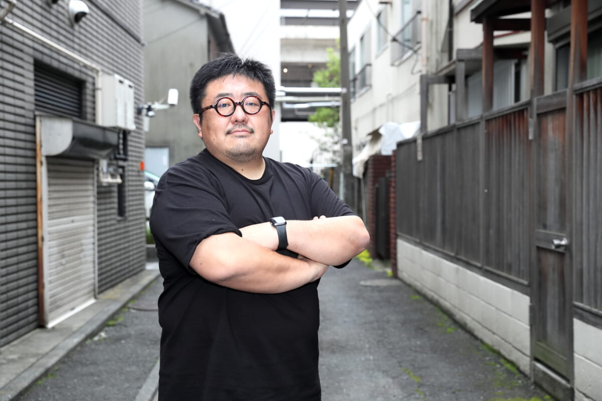 “クイズ生まれバラエティー育ち”──クイズと謎解きの面白さを融合させた天才構成作家・矢野了平さんが語る。テレビコンテンツの魅力と底力