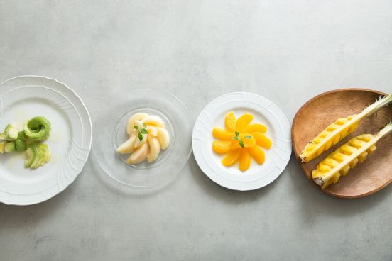 皮をむいてから飾るまで。桃・アボカド…皮をむきづらい果物・野菜5種の攻略法