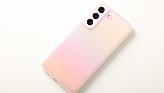 スマホケースにストラップ穴が復活？ ドコモセレクト担当者に聞くスマホ周辺機器のトレンド