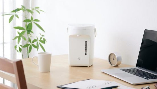 電動ポットをテレワークの机に常備しない？ 象印からコンパクトで飛び散りにくい新モデル