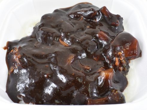 コンビニのハヤシライスはここまできた！ ファミマの「特製ハヤシライス」のコクと酸味がハイクオリティ