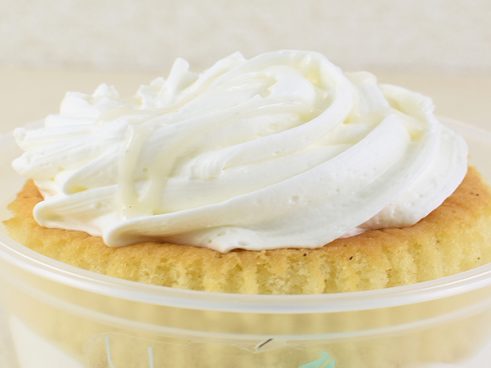 ローソンのおぼれクリームシリーズはやっぱりすごい！ 「おぼれクリームのバニラシフォンケーキ」が放つ優しい甘み