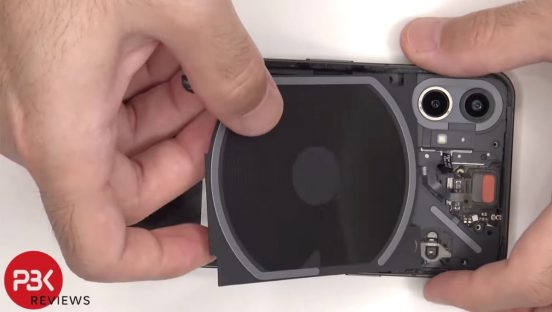 スケルトンスマホの中身とは？ Nothing Phone(1)分解動画が公開