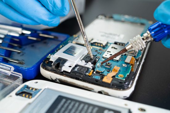 サムスン、スマホ修理業者のプライバシーのぞき見を防ぐ「修理モード」発表。まずGalaxy S21から