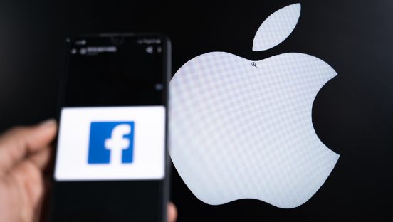 アップル、Facebookと協力してアプリで30％の手数料を取ろうとしていた？