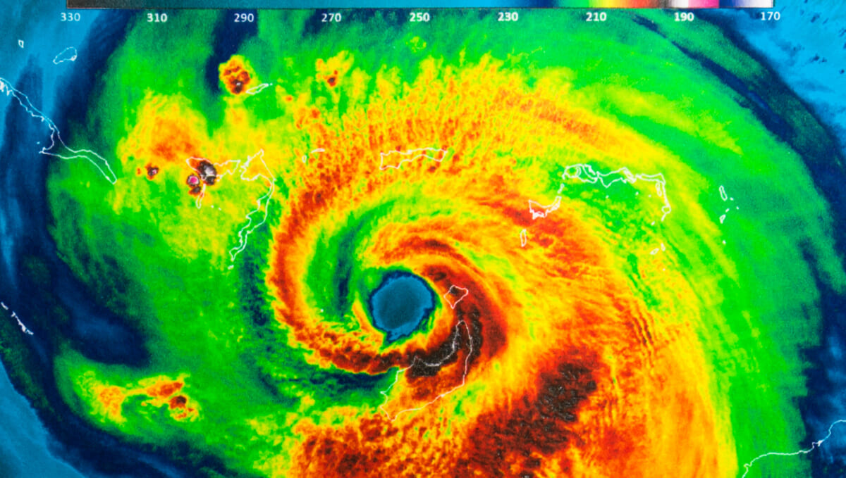 危機管理は正しい情報収集から！「台風」に備えて入手すべき情報とは？