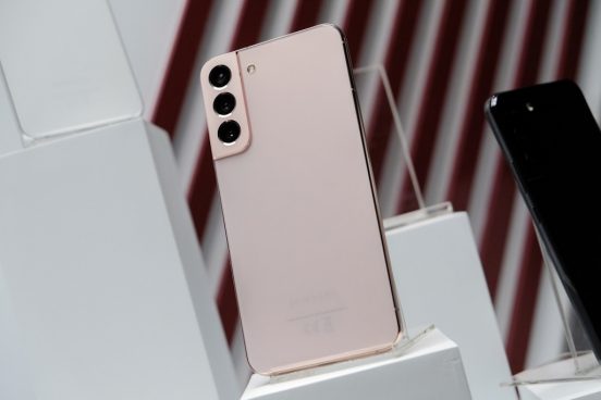 「Galaxy S23シリーズ」は2023年初めに発売？ 韓国で手がかりが見つかる