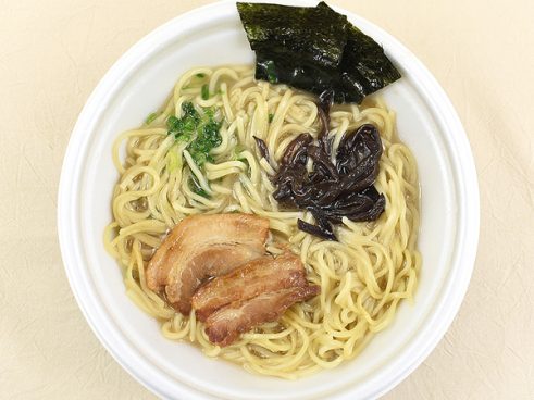 こだわりのスープがあっぱれ！ ローソンの「博多一双監修 博多豚骨ラーメン」で楽しむクセのない濃厚な味わい