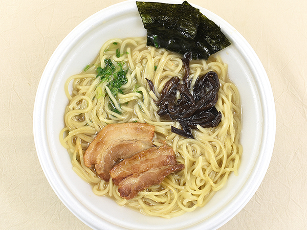 こだわりのスープがあっぱれ！ ローソンの「博多一双監修 博多豚骨ラーメン」で楽しむクセのない濃厚な味わい