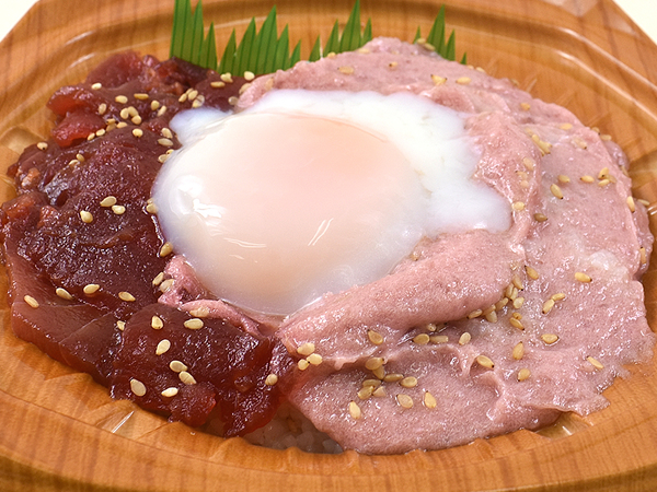 押し寄せる漬けまぐろの旨味… ファミマの「漬けまぐろ鉄火丼」で楽しむ海鮮どんぶりの魅力
