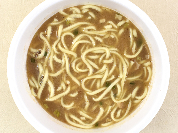 名店の味を“PREMIUM品質”で再現！ 「狼煙 特濃豚骨魚介醤油ラーメン」は魚粉香るスープが魅力