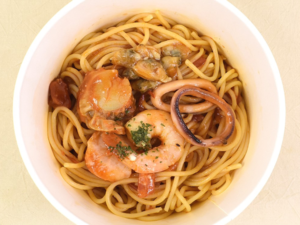 奥深い風味に溺れそう… セブンで見つけた「魚介の旨味が詰まったペスカトーレ」は芳醇な香りのソースが決め手