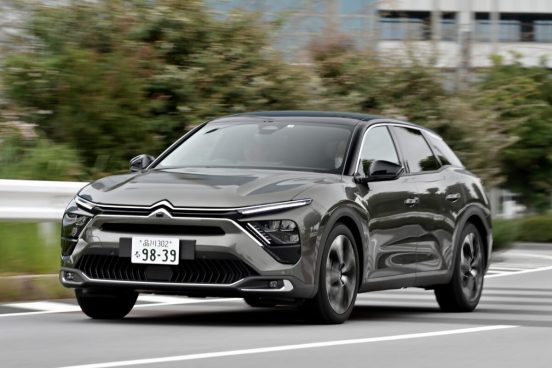 シトロエン「C5 X」はステキなフランス車。しかし走りには“シトロエンらしさ”を感じられなかった