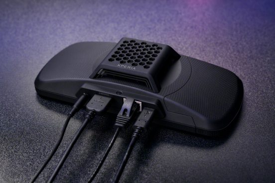 独自の冷却システムでゲームを快適に！ LAN接続も可能なゲーミングギア「Xperia Stream for Xperia 1 IV」