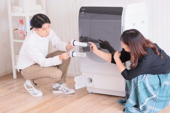 シャープ「最新ドラム式洗濯乾燥機」はココが推し！ 編集長と家電のプロによるガチプレゼン3本勝負