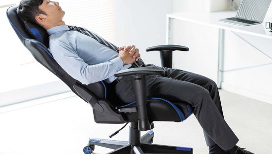 長時間作業で疲れにくい上に仮眠もできちゃう！ ビジネスシーンでも活躍する「ゲーミングチェア」
