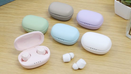 全6色のパステルカラーで、どれにしようか迷っちゃう！ 撫で回したくなるほどかわいい完全ワイヤレスイヤホン
