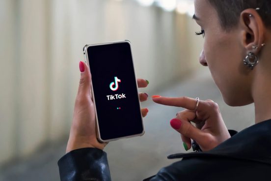 TikTokのAndroidアプリ、ワンクリックで乗っ取れる脆弱性が発見！ 直ちにアップデートをお勧めします