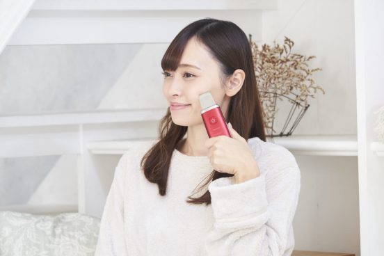 従来の20倍パワーアップ！ 新機能「強マイクロカレント」搭載で進化した「コスビューティー アクリアルピーリングプロEX High」