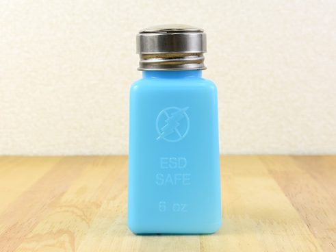 【モノタロウ】液体がドバっと出てくる問題に終止符！ 適量を直接布にとれる「ワンタッチポット」がとっても便利