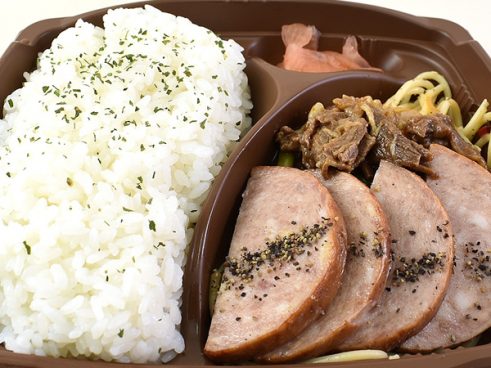 醤油たれの香りがこうばしい… セブンの「ソーセージステーキ＆牛焼肉弁当」で楽しむ旨味と刺激！