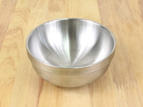 熱々＆冷たい料理でも持ちやすい!? 2重構造で使い勝手抜群なステンレス茶碗