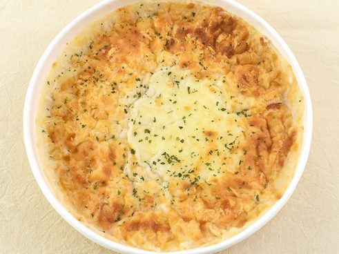ファミマが人気フランス料理店とタッグ！ 「濃厚ベシャメルソースの5種チーズドリア」はチーズとソースのバランスが絶妙