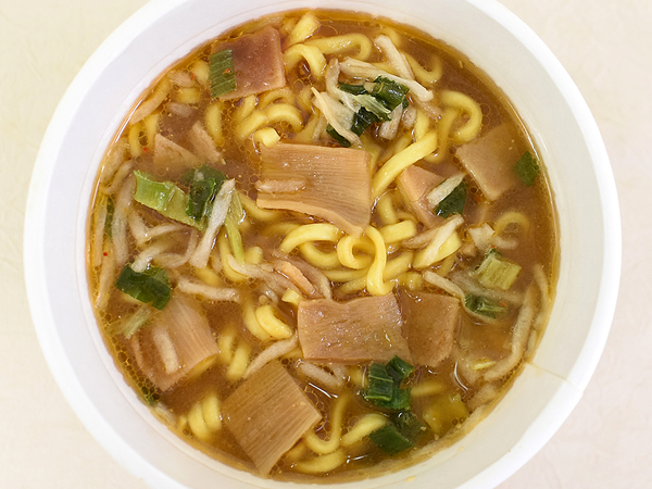 濃厚なのに何杯でもいけそう… 金沢の名店とファミマがコラボした「金澤味噌ラーメン 神仙監修 濃厚味噌ラーメン」がやみつきに
