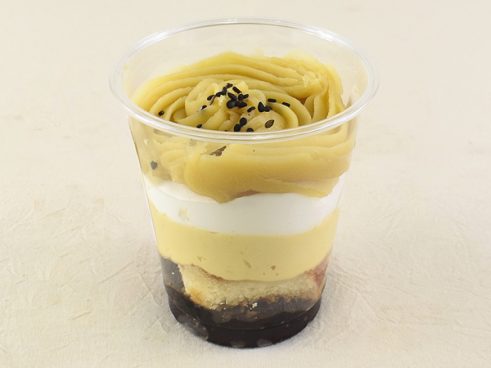 ほんとに焼き芋の風味がする… 「ほくほく芋のパフェ」は香りから楽しむ秋の味覚スイーツ